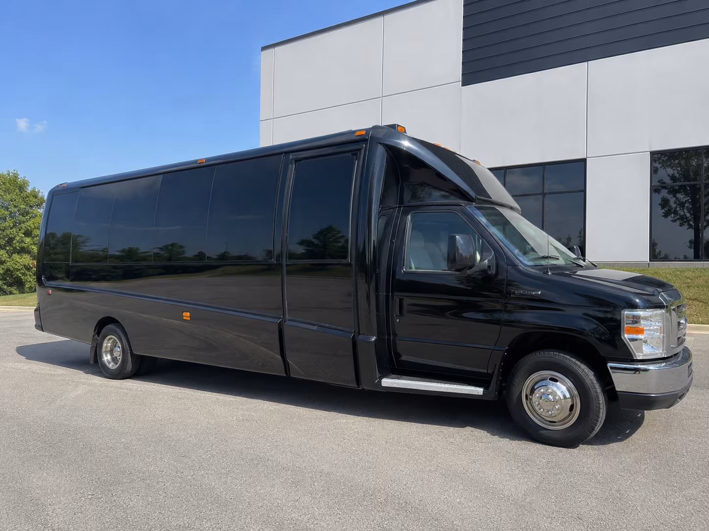 bus rentals for races and endurance events at local venues