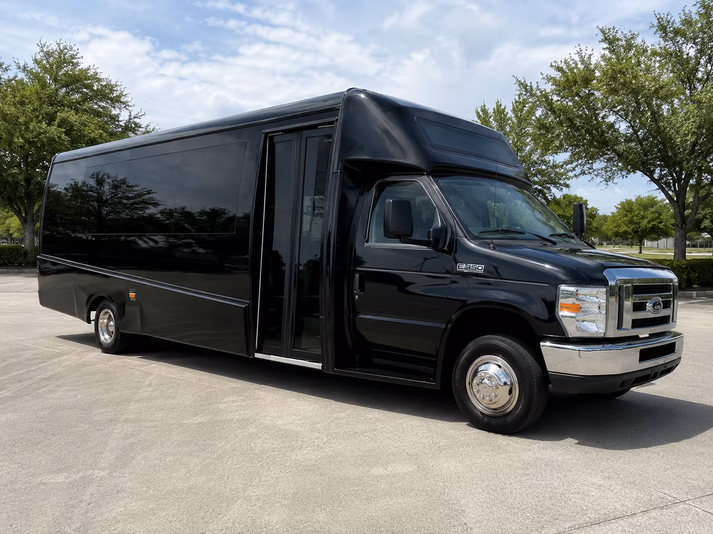 secure transportation for your next airport transfer 1