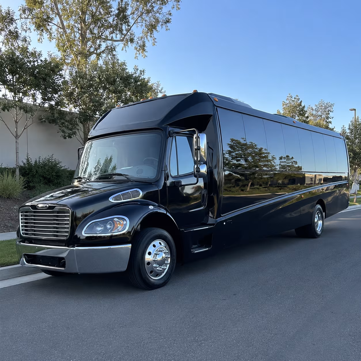 vista 20 passenger minibus