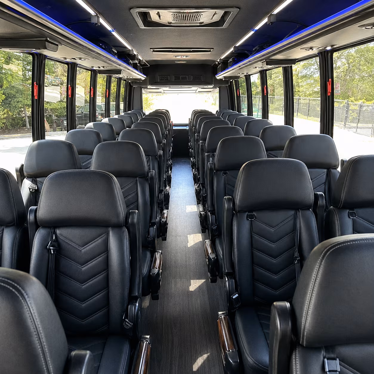 why rent using vistaminibuscompany com
